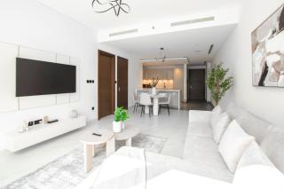 Modern Stay at The Crest Tower Near Meydan with Pool and Sauna - 4