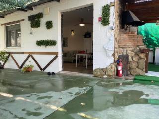 Guest house with shared pool. - 8