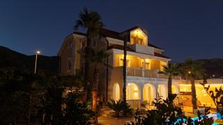 Villa Casa Palace Kastela ,- Unwind Near Split, with Large Pool & Mediterranean Charm - 8