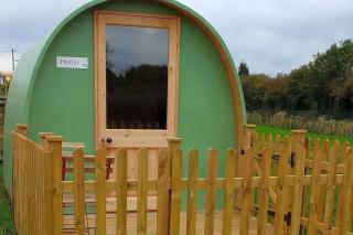 Green Dragon and Kitchen Pod - Sleeps 2 & Parking - 9