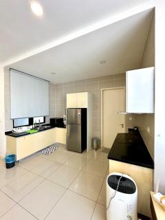 D'pristine 4 bedroom condo 1725 opposite Legoland and Medini mall - 7