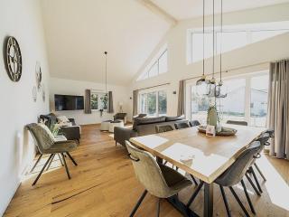 Exklusives großes Ferienhaus - modern, geräumig, nah am Meer - 3