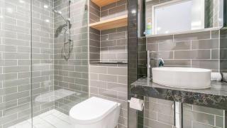 Prime 2BR Pool Gym Parking Walk to Station - 5