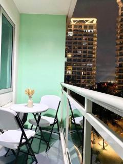 Positano Tower Beach view with PS4 - Azure Parañaque Resort - 5