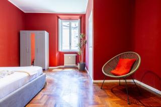 Shopping District -200 MQ - 8 People - 9