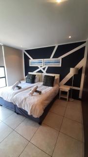 Luxury Beachfront Penthouse Umdloti - 4