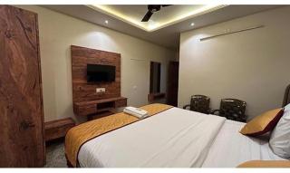 FabHotel Pranavam Residency - 2