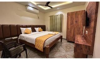 FabHotel Pranavam Residency - 4