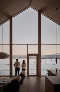 Joiku Luxury Lakeview Chalet - 9
