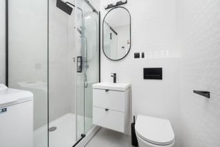 Azure Apartment Teatralna with Air Conditioning in Wrocław by Noclegi Renters - 4