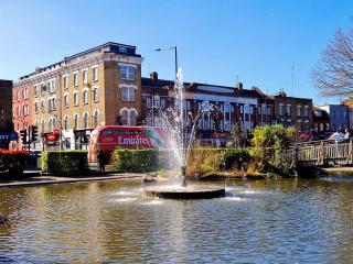 One Bedroom Apartment by Brookland Stays Serviced Accommodation Short Lets London with Free WiFi - 3