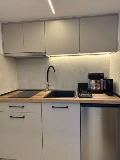 Room8 Suites - 6