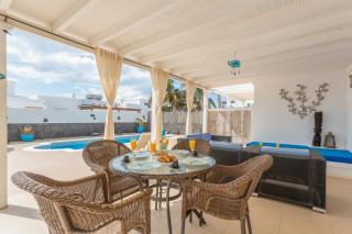 Queen Papagayo Vetusta - 9