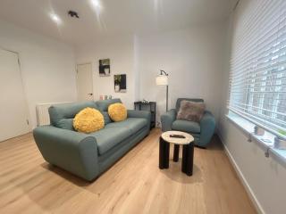 Two Cozy Rooms in a Residential Home - 8