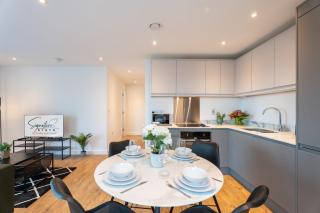 Stylish 2-Bedroom Penthouse with City Views - 2
