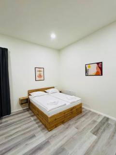 Urban76 Apartments - 5