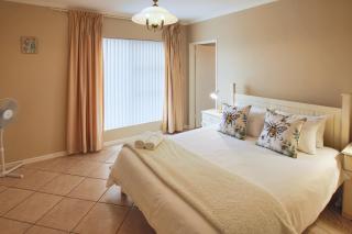 Dei Gratia, Langebaan, 8-sleeper - 2