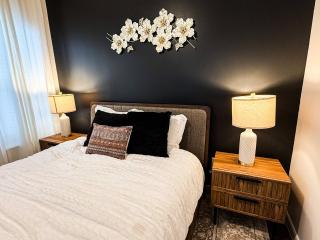 All You Need | Med Center Studio | Gated Parking! - 5