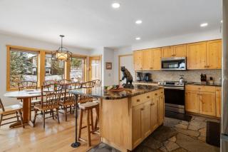 RMR: Three Bear Tracks Home in Teton Village - 9