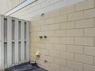 Coops Retreat Unit B - 8