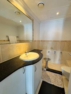 Accommodation Front - Stunning 4 Sleeper near Ushaka Marine World - 5