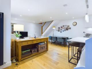 City centre house with parking & garden - 8