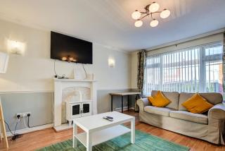 Spacious Tilbury Home - Perfect for Contractors, Families, Groups - 7