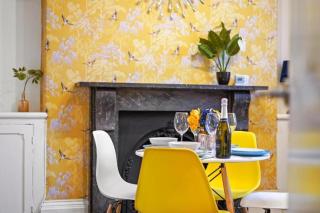 The Golden Hideaway - Vibrant & Stylish Flat - 2