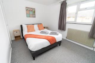 Relaxing 3-Bed Family Stay in Basingstoke - 8