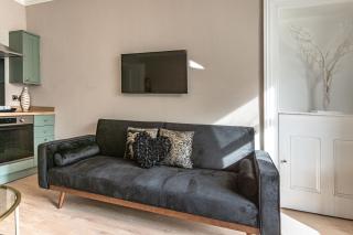 Vacant Nests The Princess Free Parking Cental - 1