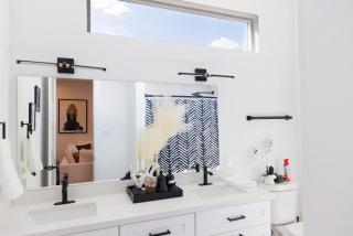 Luxury 3BR Home independence heights - 5