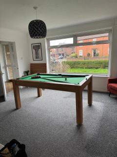 Spacious House Parking Pool Table - 4