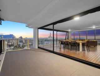 Sub-Penthouse Dream in Circle on Cavill - Hosted by Coastal Letting Co. - 5