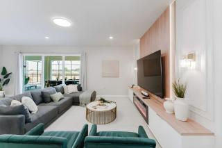 Stunning 8BR Pool Gameroom Minutes to Disney - 7