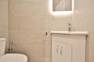 Fantastic 2 Bed Garden Flat In West London - 4