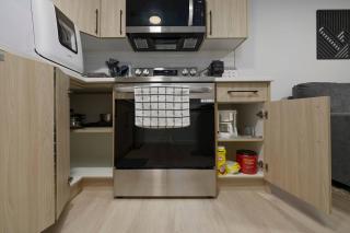 Modern Suite by Hospital 2 Near Transit, Wi-Fi, Netflix - 4