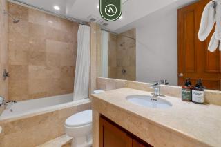 Stylish 2 BR Condo - Pools - Golf - Membership - 2