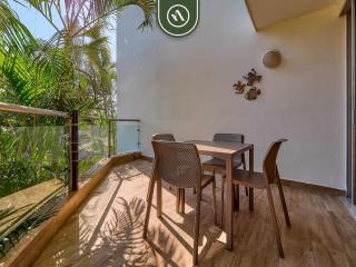 Beachfront 2BR Condo with Pool and Beachclub - 9