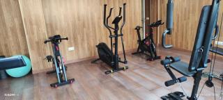 Beachside Penthouse Elviria 4 Bed, pools open all year, gym parking - 3