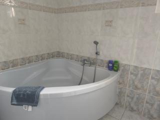 Chambre spacieuse avec bureau et balcon - 2