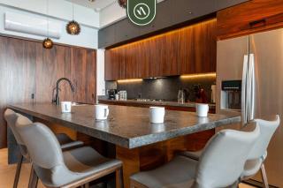 Luxury 2 BR Condo with Beachview - Rooftop Pool - 3