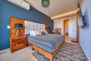 Oceanfront 2BR Condo -Private Balcony - Beach - 2