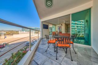 2BR with Private Balcony - Oceanfront Building - 1