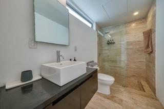 Breathtaking 3BR Condo - Private Pool - Sunsets - 4