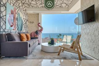 Luxury Corner Unit with Breataking Ocean Views - 8