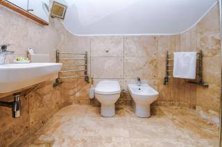 Manby Louth 5BR Home 3Bath Parking WiFi - 8