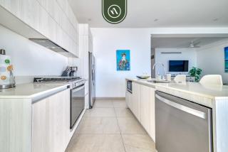 Oceanview Luxury Condo - Private Beach - Rooftpop - 6