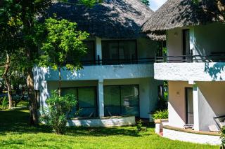 Safari Beach Hotel - 1