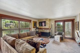Ski In, Ski Out 1 Bedroom Vacation Rental In The Heart Of Lionshead Village With Heated Slope Side Pool And Hot Tub - 0