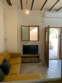 Beautiful apartment & garden - 4